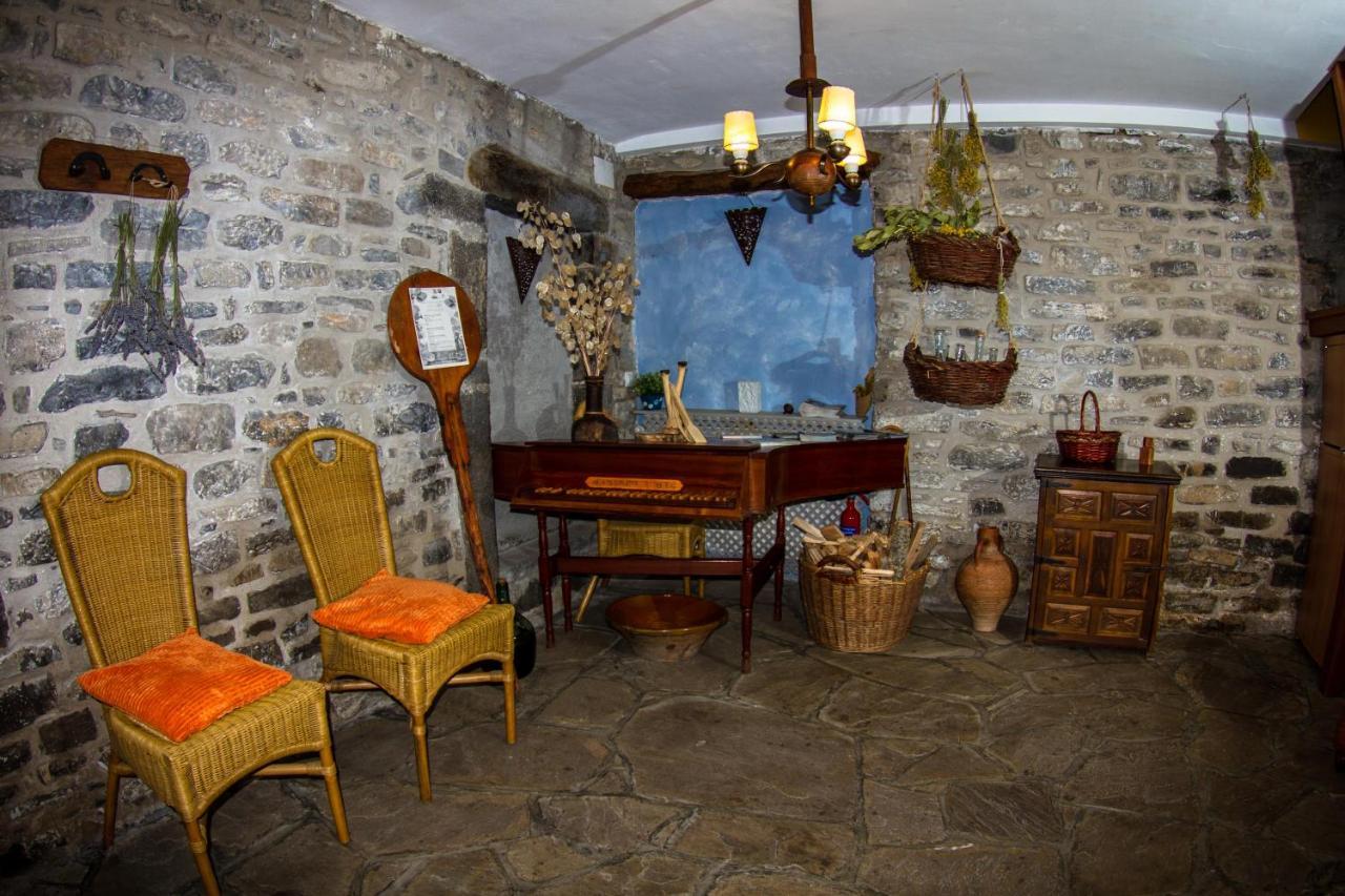 Casa Rural Basajarau Guest House Yosa de Sobremonte Exterior photo